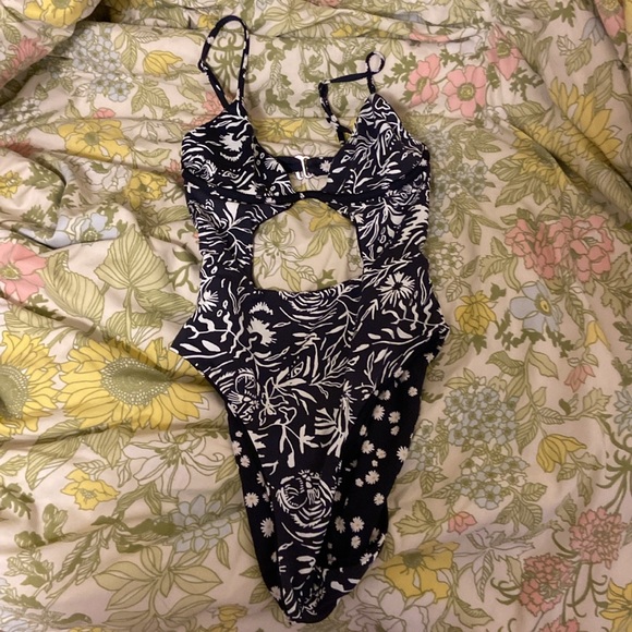 MAAJI LAUREN REVERSIBLE ONE-PIECE SWIMSUIT - Picture 4 of 6